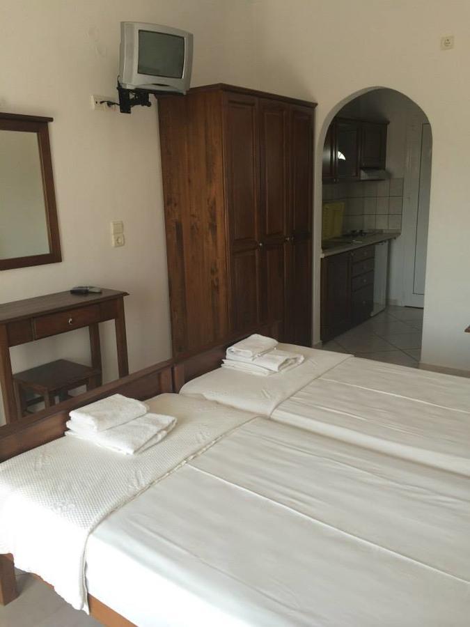 Aparthotel Gogas Palace Ammoudia Exterior foto