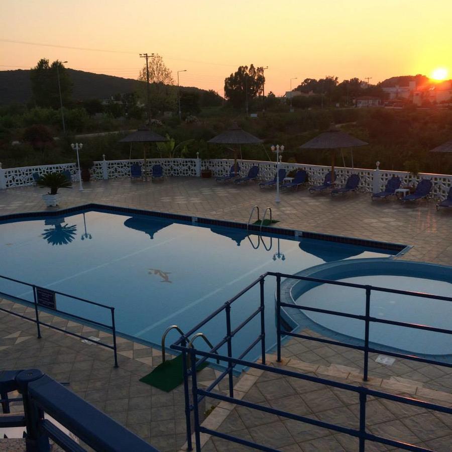 Aparthotel Gogas Palace Ammoudia Exterior foto